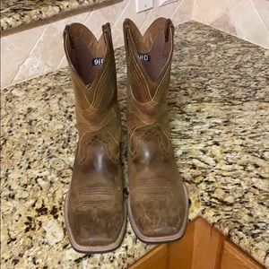Ariat Cowboy boots
